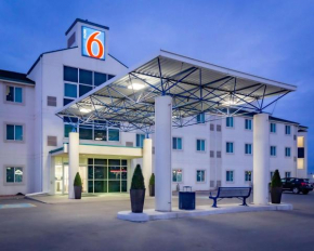  Motel 6-Saskatoon, SK  Саскатун